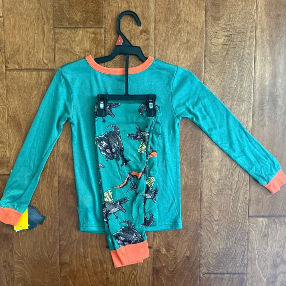 NWT Size 8 Jurassic World Kids Pajama Set
